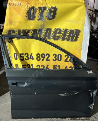 SKODA SCALA SAĞ ÖN KAPI