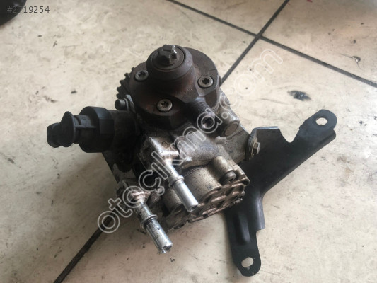 FORD  COURİER   1.6   TDCİ  ÇIKMA  MAZOT  POMPASI