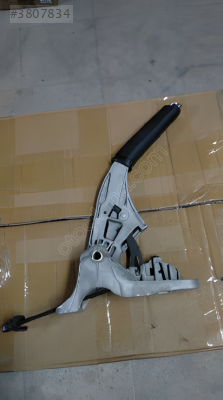 SKODA OCTAVİA 2013-2019 EL FREN KOLU ORJ SIFIR 5E0711301C