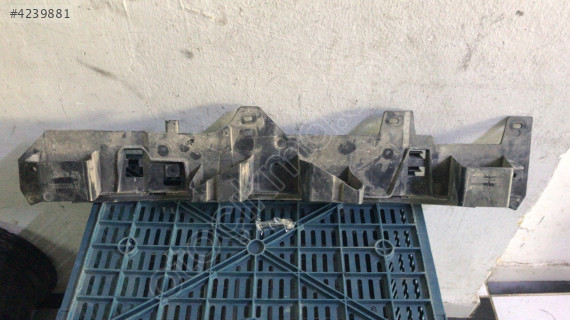 PEUGEOT 208 ARKA TAMPON ORTA BRAKETİ ÇIKMA ORJİNAL YEDEK PARÇA