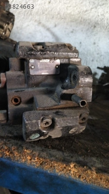0445010007 alfa 145 1 9 yakıt pompası