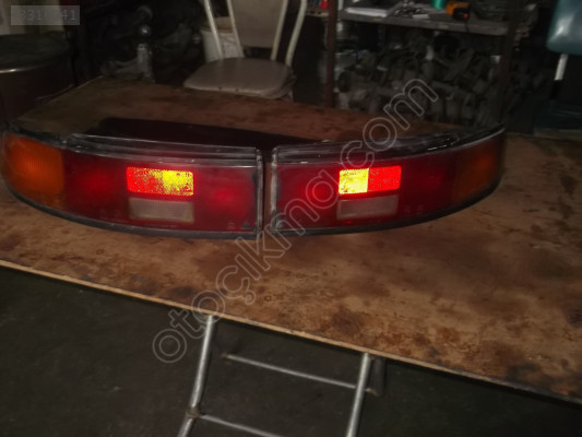 MAZDA  323 HB SAĞ VE SOL ARKA STOPLARI