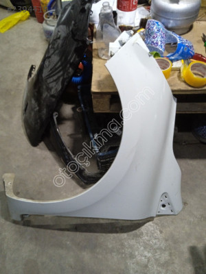 Renault Clio 4 sol ön çamurluk çıkma orjinal