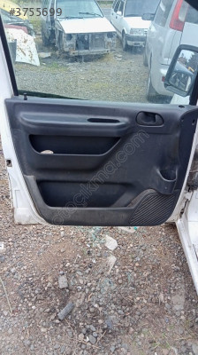 Fiat Scudo İçin Sol Ön Kapı Döşemesi Yedek Parça
