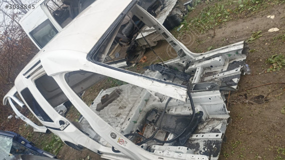 CADDY TAVAN ARKA SAĞ ÇAMURLUK KAYHANLAR OTO ÇIKMA