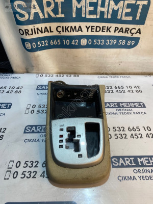 ÇIKMA HYUNDAİ SANTA FE ORTA KONSOL