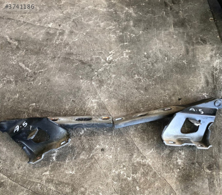 AUDİ A5 SAĞ-SOL KAPI MENTEŞESİ  ORJINAL HATASIZ ÇIKMA