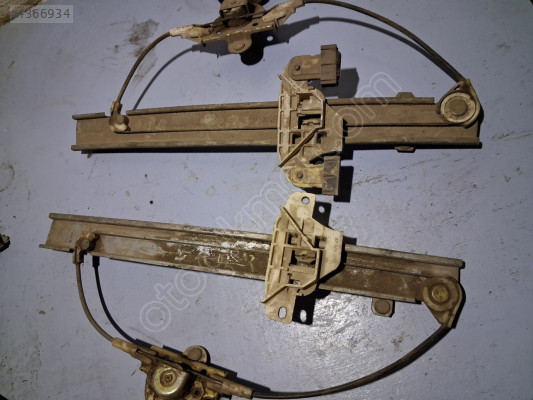 Hyundai  Accent  Manuel  Sağ Arka Cam Kirkosu