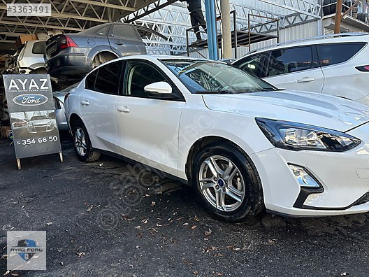Ford Focus 4 Çıkma Sağ Ön Hatasız Beyaz Kapı