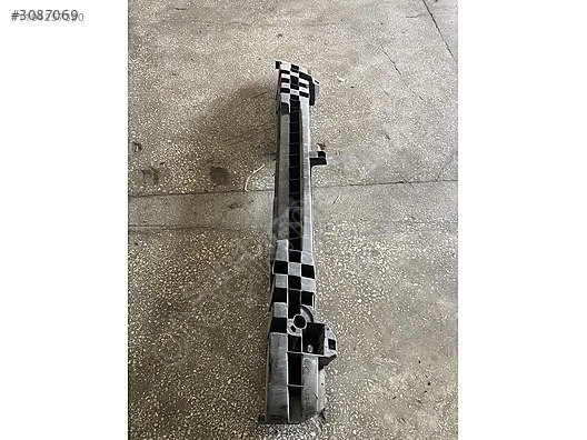 Renault Clio 3 hatchback arka tampon demiri orijinal sökme