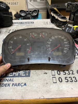 ÇIKMA VW GOLF 4 BORA 1J0920 825A 1J0920825A KİLOMETRE SAATİ