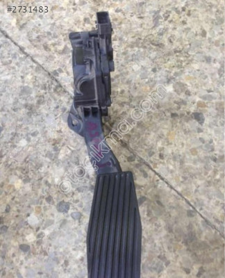 Opel Astra J 1.4 gaz pedalı