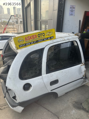 Corsa b sağ arka çamurluk