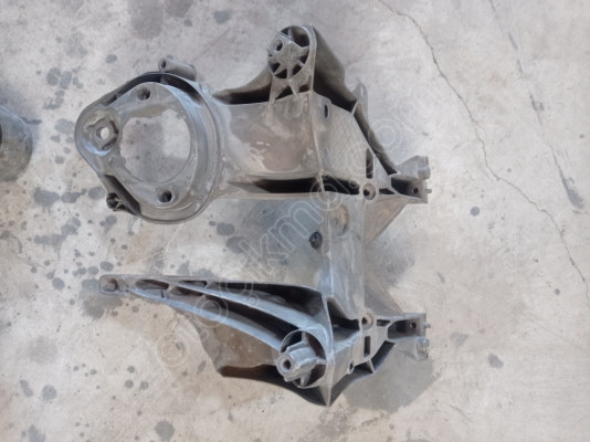 VOLVO S90 Fren Pedalı Tutucu 2.00 Benzin 24567789