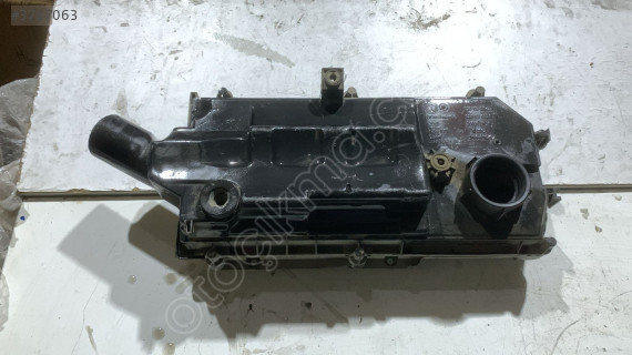 volkswagen polo golf skoda fabia hava filtre kutusu 036129611 ori