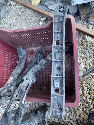 Renault clio 5 ön panel destek braketi