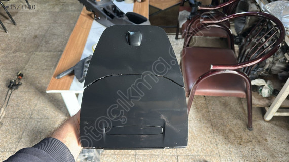 2015-2023 FORD COURİER GÖGÜS ÜSTÜ CEBLİK ORJ ÇIKMA
