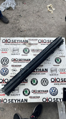 1K0807830A golf 6 arka tampon demiri