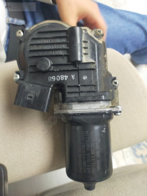 PASSAT B7 ÖN CAM SİLECEK MOTORU 3AB955419A