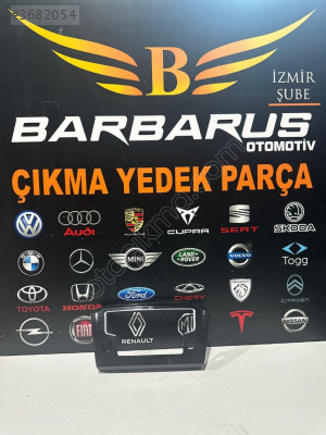 Vw Passat B8 Teyp Çerçevesi Sökme Orjinal 3G1858071A