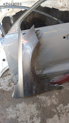 VOLKSWAGEN JETTA ORJİNAL ÇIKMA SAĞ ÇAMURLUK
