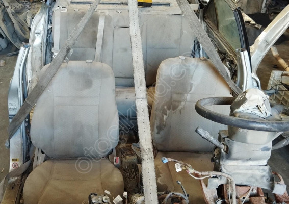 Toyota avensis  2005-2006 koltuk takımı çıkma