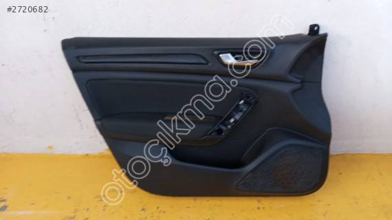 Renault Megane 4 Sol Ön Kapı Döşeme Parçası