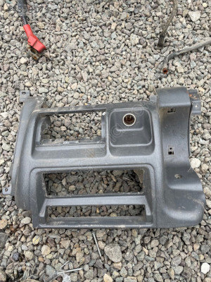 MİTSUBİSHİ L200 MAGNUM TEYP ÇERÇEVESİ