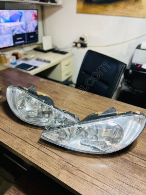 Pevgeout 206 çıkma sağ sol far