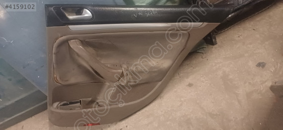 VOLKSWAGEN JETTA SAĞ ARKA KAPI DÖŞEMESİ