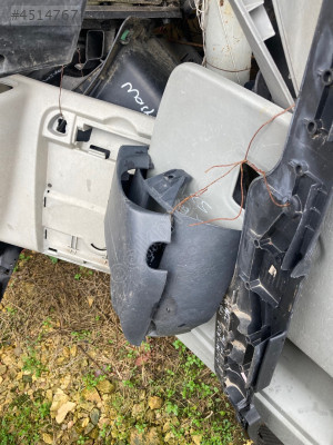 Renault Trafic direksiyon üst pilastigi