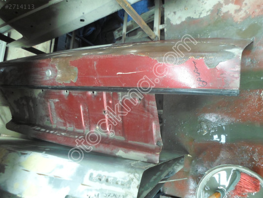 MİTSUBUSHİ GALANT 1990 MODEL KIRMIZI BAGAJ KAPAK