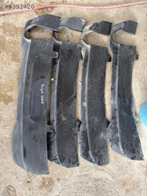 Peugeot 2008 arka tampon difüzör (oem 9825967180)