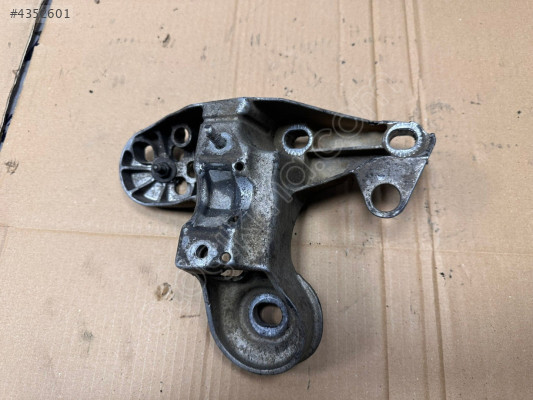 A4 A6 PASSAT B5 MOTOR KULAĞI SAĞ 4B0199352B