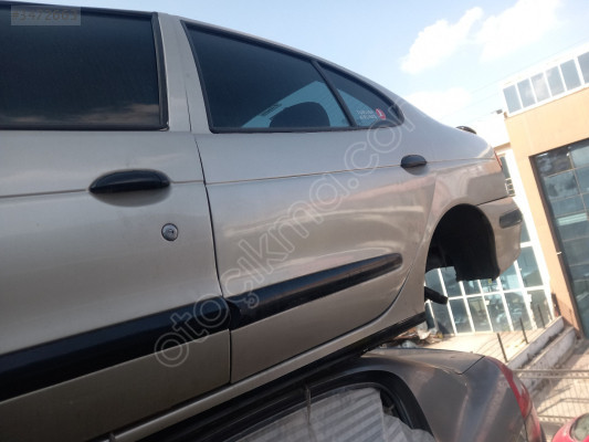 Renault megane 1 sol arka kapı