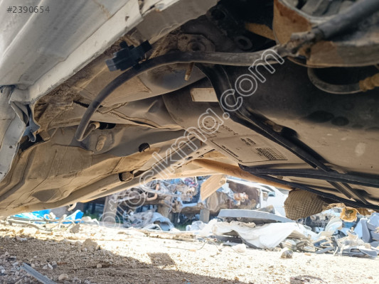 2015 Berlingo yakıt deposu