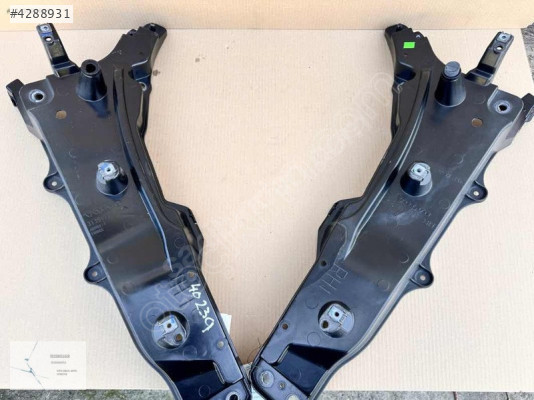 VOLVO XC90 ÇAMURLUK BRAKETİ