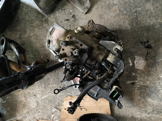 HYUNDAİ H100 1998 MAZOT POMPASI ÜÇEL OTO ÇIKMA BURSA