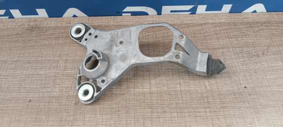 FORD FOCUS 3 ÖN CAM SİLECEK BRAKETİ BM51-17K484