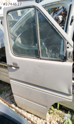 VOLKSWAGEN LT  SAĞ ÖN KAPI ÇIKMA ÇEVİK OTO