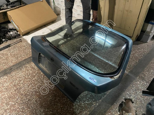 NİSSAN SUNNY BAGAJ KAPAĞI DOLU ORJİNAL ÇIKMA HATCBACK