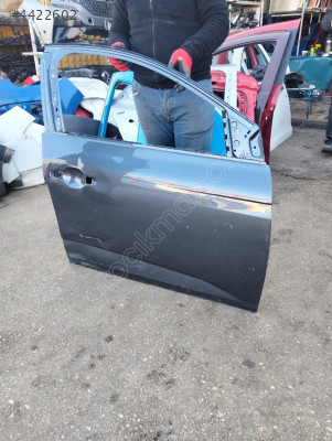 Renault megane 4 sağ ön kapı