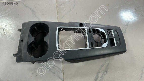 2016-19 MODEL AUDİ A3 S LİNE HATASIZ ORJ ÇIKMA ORTA KONSOL
