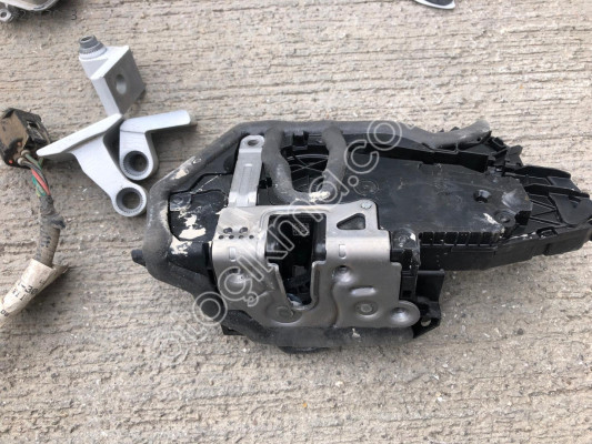 BMW X1 U11 SOL ÖN KAPI KİLİDİ 182838-10 CZ
