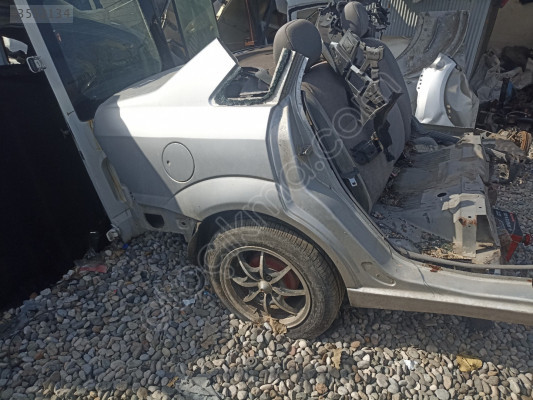 Ford focus 1 Sag Arka Çamurluk çeyrek