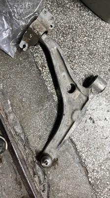 MERCEDES CLA SAĞ ÖN SALINCAK ORJİNAL ÇIKMA