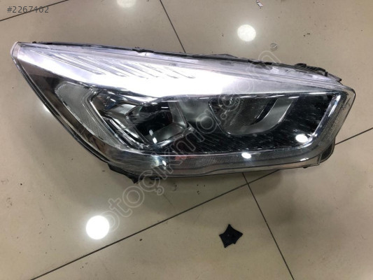 FORD KUGA SAĞ FAR