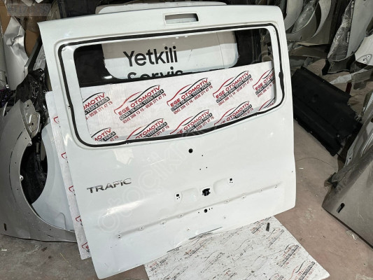 RENAULT TRAFİC 3 BEYAZ BAGAJ KAPAĞI ORJINAL LOKALLIK