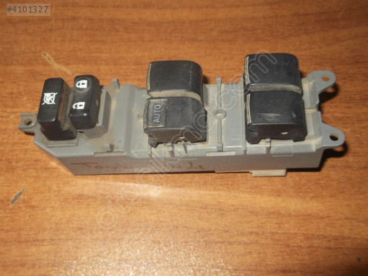 TOYOTA RAV4 ÇIKMA CAM DÜĞMESİ