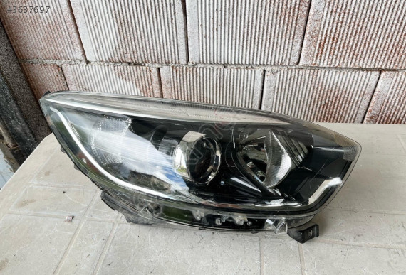 RENAULT CAPTUR SAĞ FAR ORJİNAL ÇIKMA
